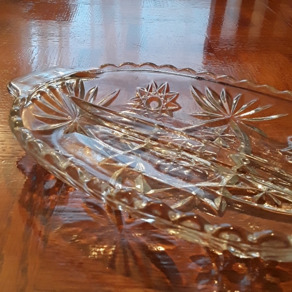 🍪TRADED🍪Crystal divided dish w/ serving handles - Picture 4 of 12